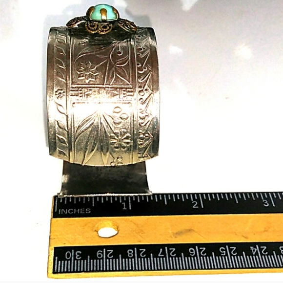 VINTAGE Riveted Blue Stone Filigree Flower Cuff - Picture 7 of 8